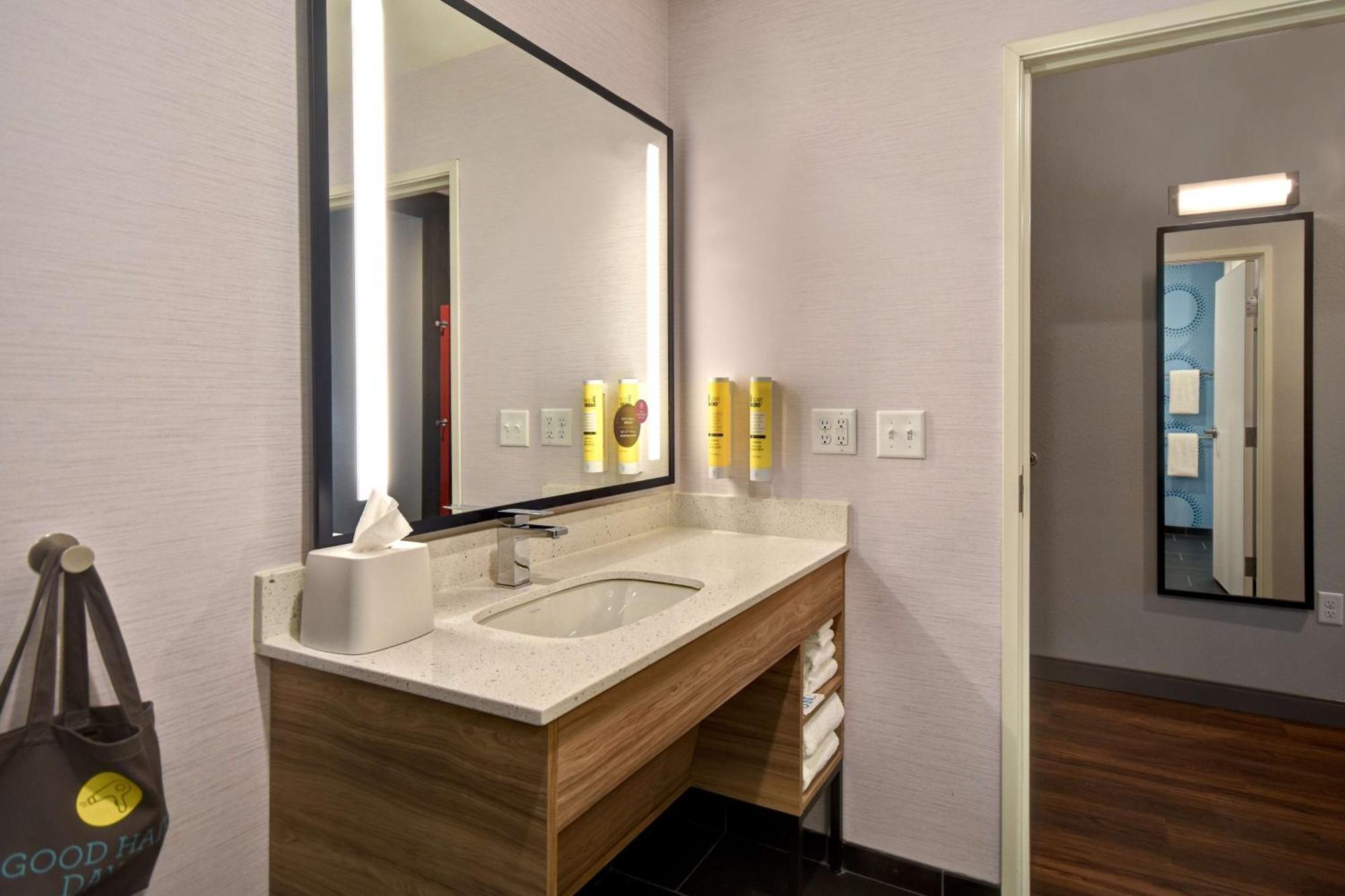 Tru By Hilton Auburn, In Hotel Exterior photo