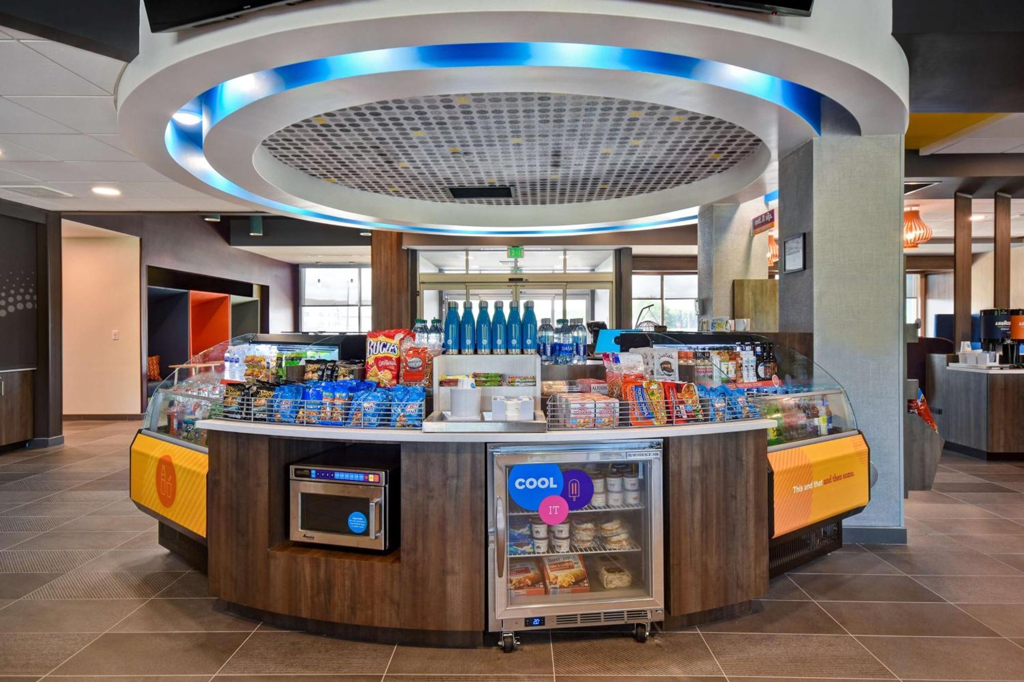 Tru By Hilton Auburn, In Hotel Exterior photo